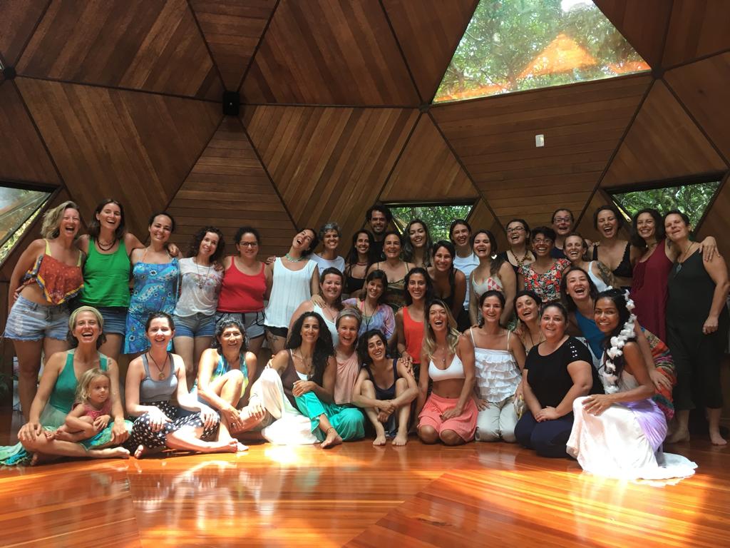 Group photo of Art of Birth workshop by Naoli Vinaver at AVIVA dome space, 2019 .