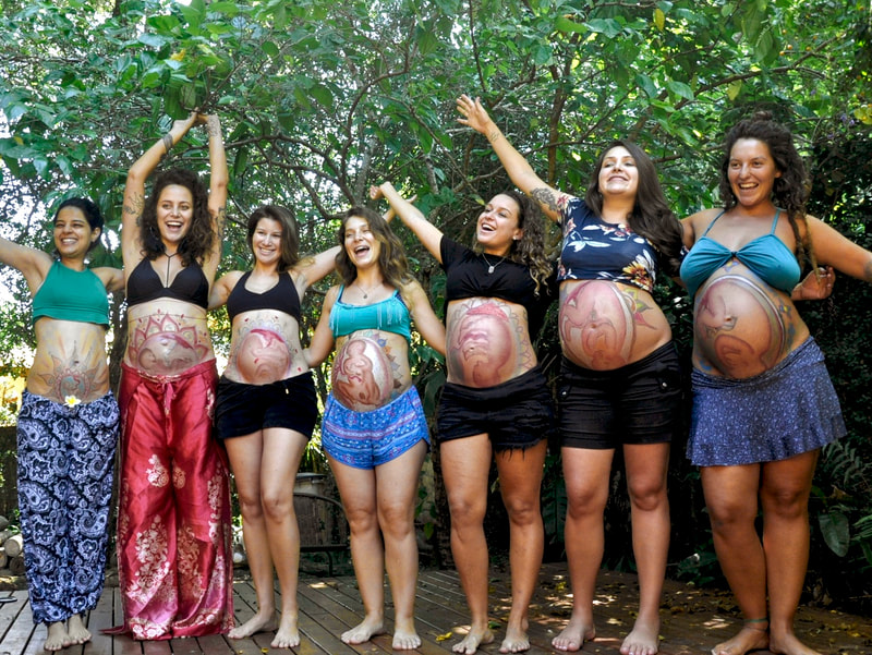 Natural Ultrasound created by Naoli Vinaver, pregnant participants of workshop Art of Birth, celebrating their bellies, 2019. Photo by Naoli Vinaver