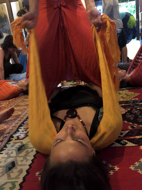 Special Rebozo technique on workshop with Naoli Vinaver